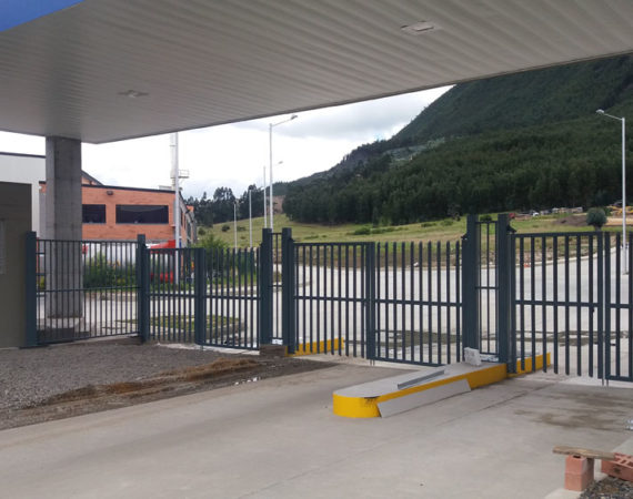 Parque Industrial El Cortijo Ref Puerta tubular
